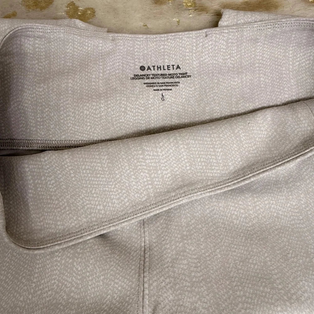Athleta Delancey Moto Tight Legging Womens Lrg Tall Cream Braiden Textured Pants